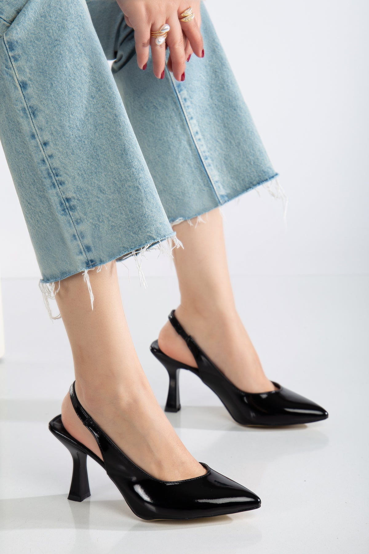 Brielfy 9 cm Topuklu Düz Lastikli Rugan Slingback Ayakkabı – Bej, Bordo, Siyah