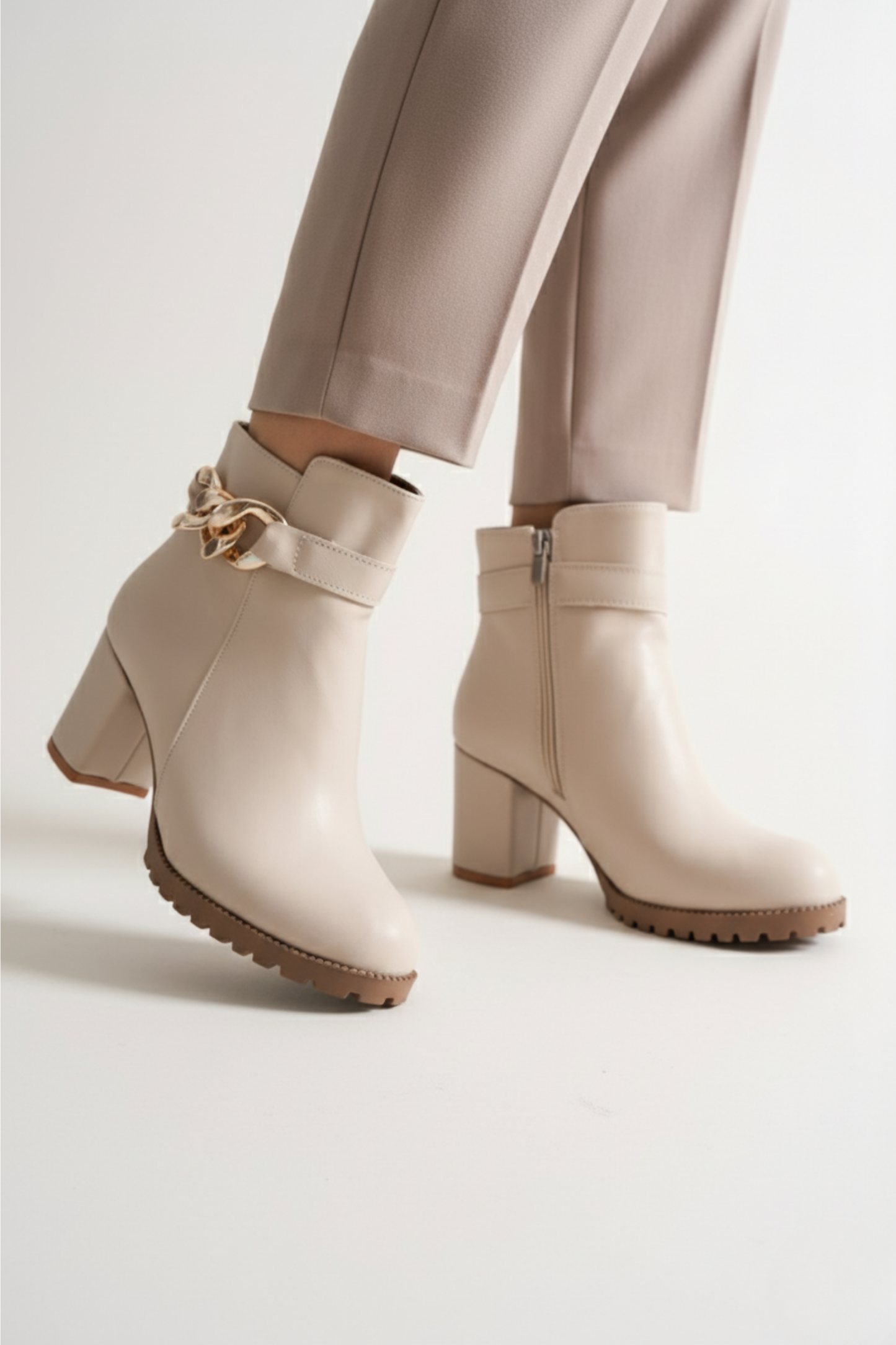 Brielfy Burma Tokalı Bej Topuklu Kadın Bot | Lüks, Zarif ve Modern