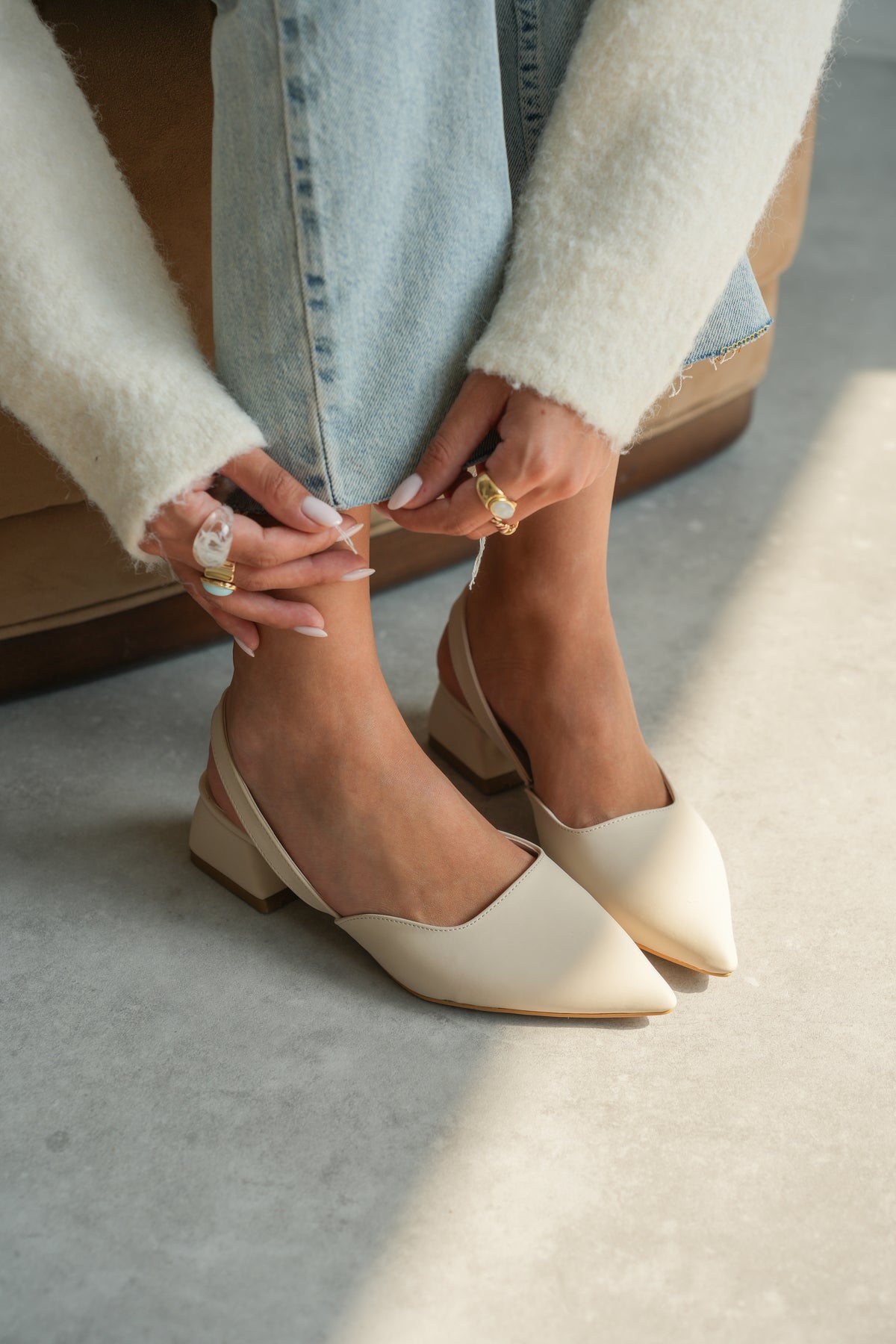 Brielfy Slingback Alçak Ökçeli Rugan Ayakkabı – 5 cm Şıklık ve Konfor