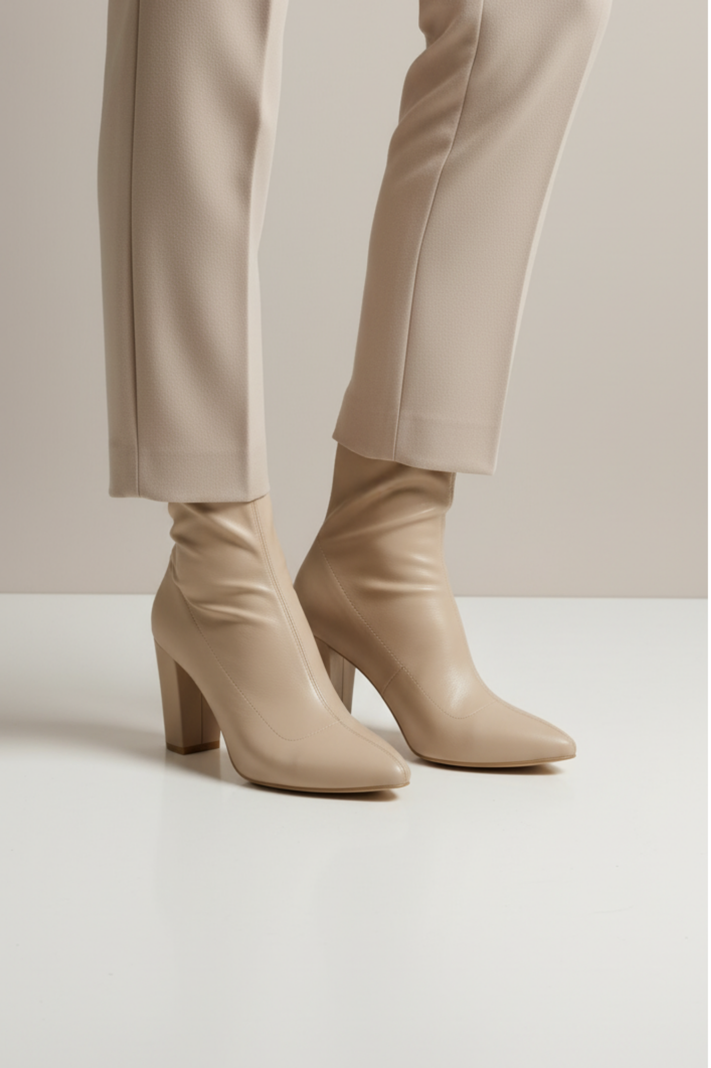 Brielfy Streç Bej Topuklu Kadın Bot | Minimal Form, Yumuşak Zarafet