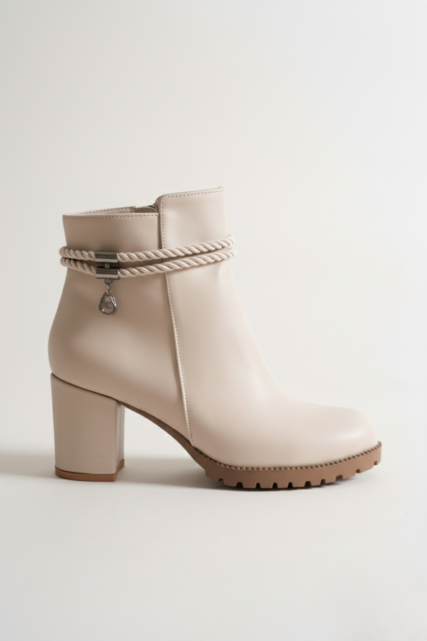 Brielfy Halat Tokalı Bej Topuklu Kadın Bot