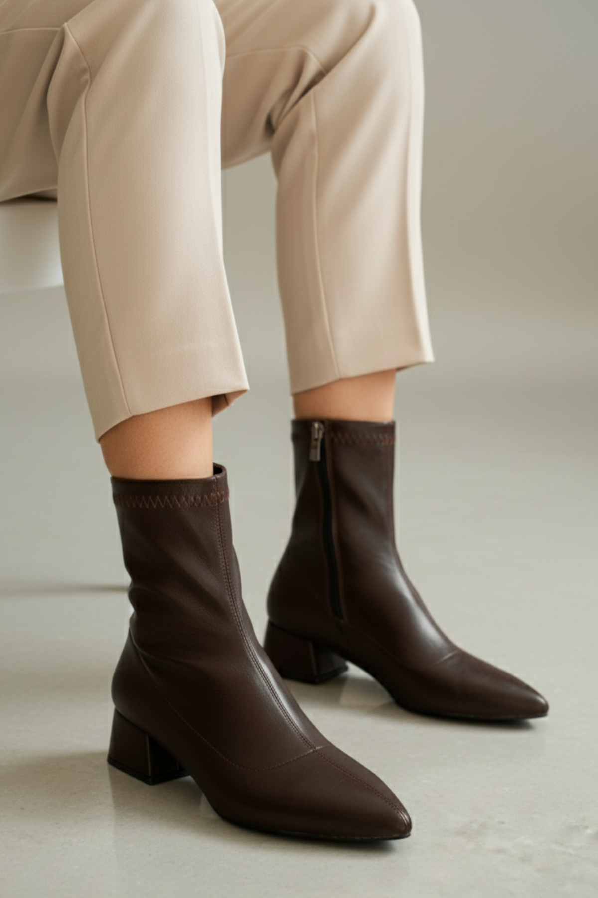 BRIELFY – Kahve Streç Bilek Boy Fermuarlı Topuklu Bot – 5 cm