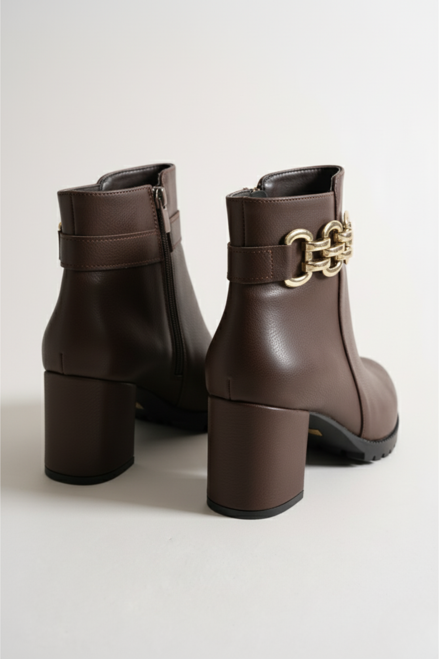 Brielfy Altın Tokalı Kahverengi Topuklu Kadın Bot