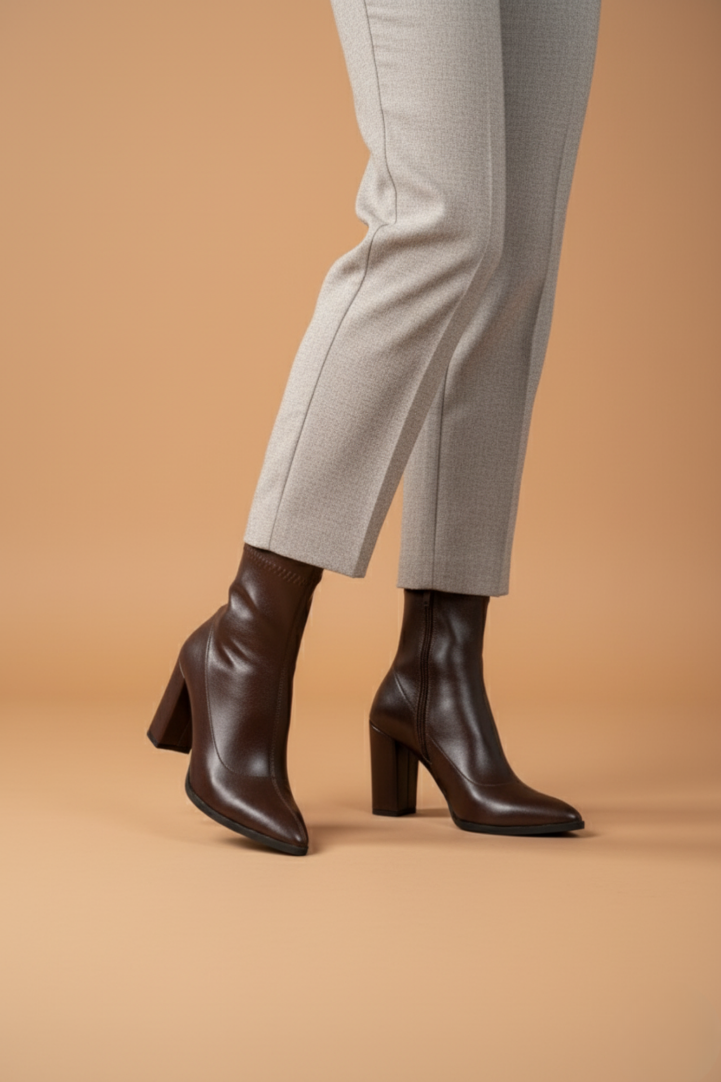 Brielfy Streç Kahverengi Topuklu Kadın Bot | Zamansız Form, Modern Zarafet