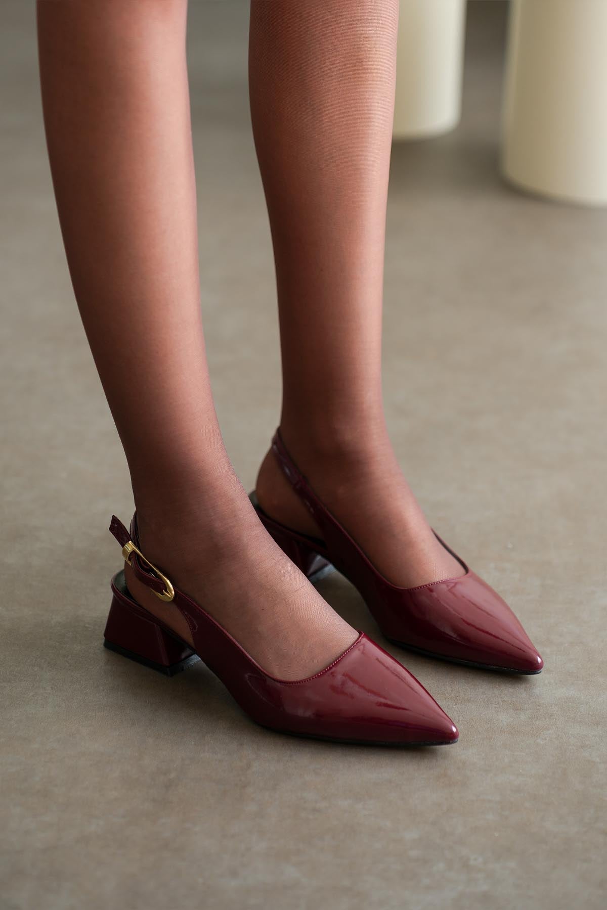 Brielfy Zarif Siyah Slingback Rugan Alçak Ökçeli Ayakkabı – 5 cm | Şıklık ve Konforun Buluşması