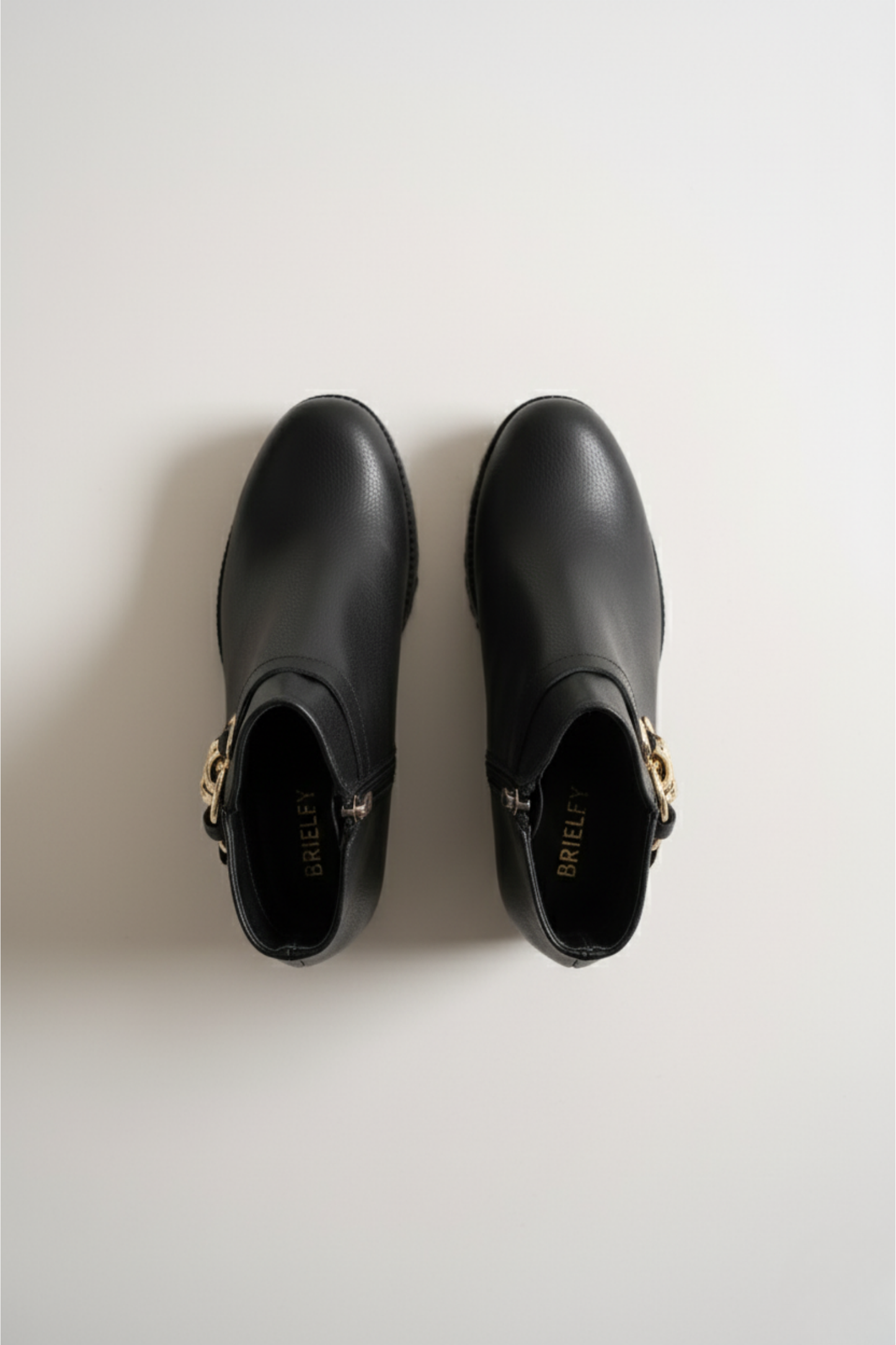 Brielfy Altın Tokalı Siyah Topuklu Kadın Bot | Şık, Zarif ve Dayanıklı